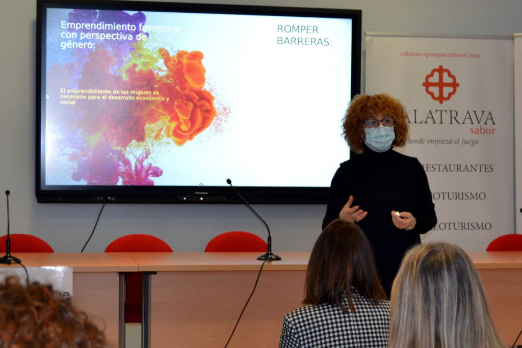 Gran interés por el emprendimiento femenino en el Campo de Calatrava, con cerca de 30 mujeres en el networking sobre empoderamiento en el medio rural