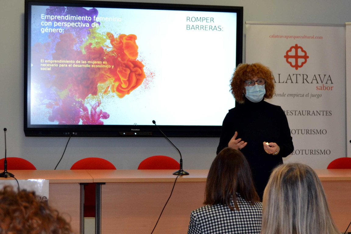 Gran interés por el emprendimiento femenino en el Campo de Calatrava, con cerca de 30 mujeres en el networking sobre empoderamiento en el medio rural