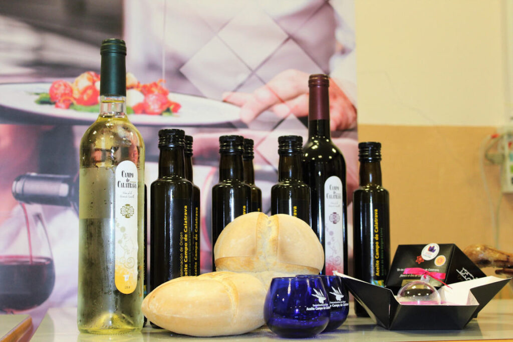 Los futuros hosteleros del Campo de Calatrava conocen los productos de calidad certificada de “Calatrava Sabor”