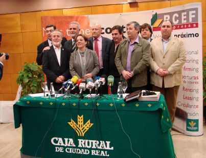 CAJA RURAL FIRMA CON LOS GDR DE LA PROVINCIA UN CONVENIO DE COLABORACIÓN