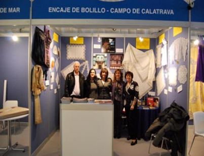 LA ASOCIACIÓN CAMPO DE CALATRAVA ACUDÓ A LA FERIA INTERNACIONAL DE ENCAJE DE CAMARIÑAS