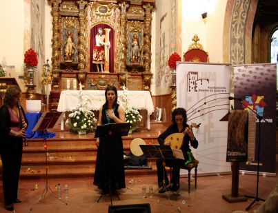Se inauguró Calatravaescena con flores medievales, emociones contenidas y una suave lluvia