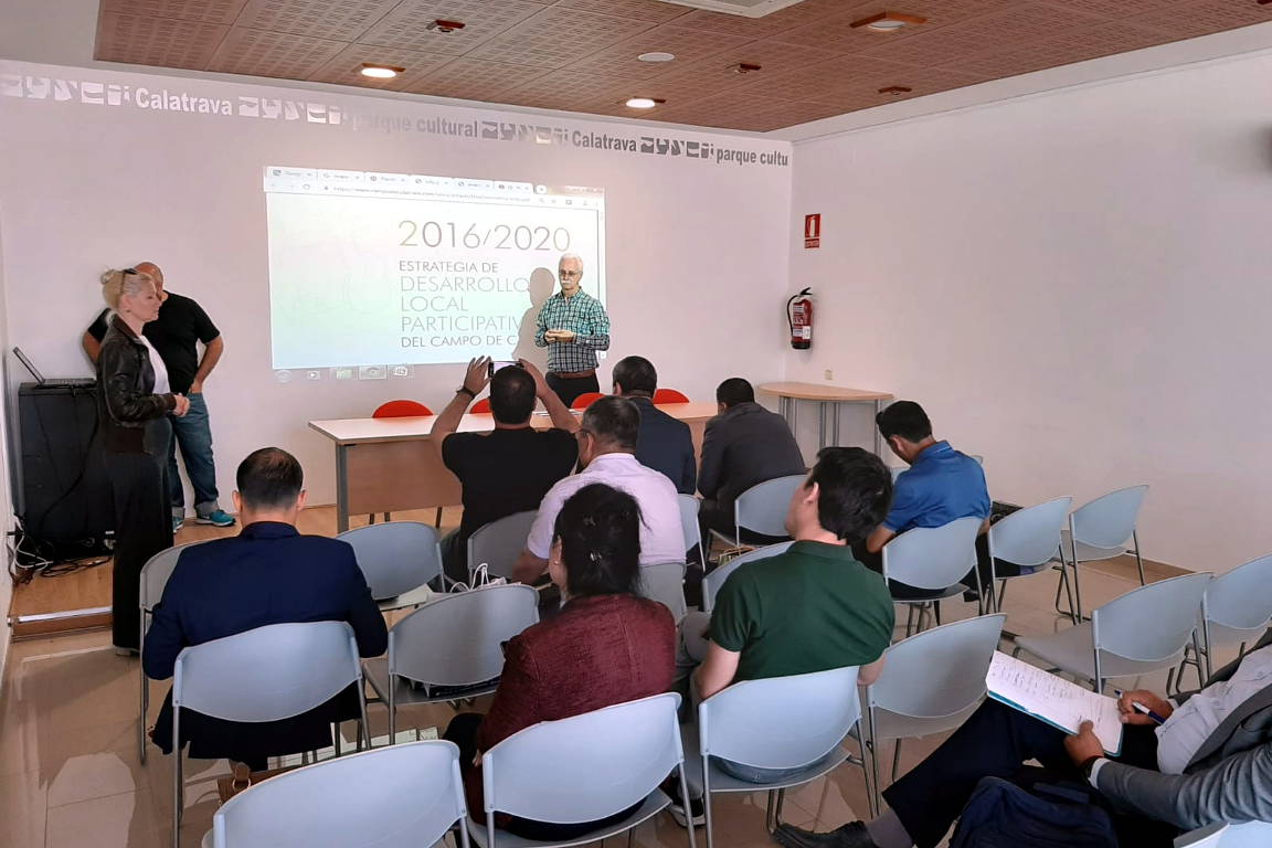 Una delegación de la República de Uzbekistán conoce el método LEADER y el Parque Cultural de Calatrava