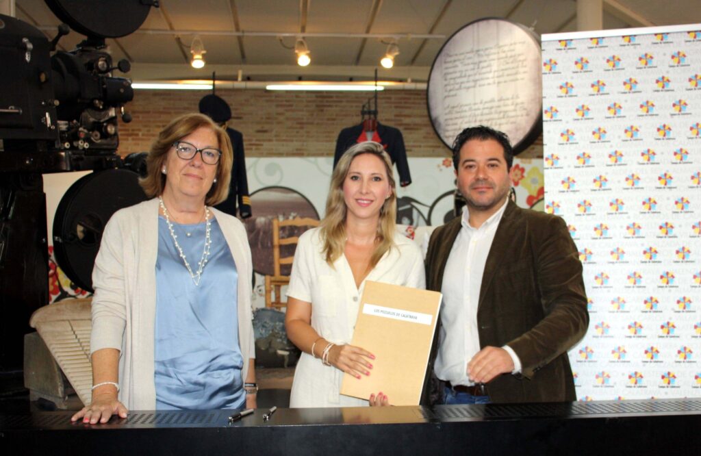 Firma ayuda LEADER representante ayuntamiento Los Pozuelos